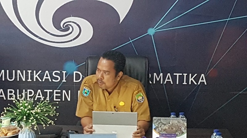 RAPAT STAF DINAS KOMINFO KAIMANA BAHAS DISIPLIN DAN PROGRAM KERJA